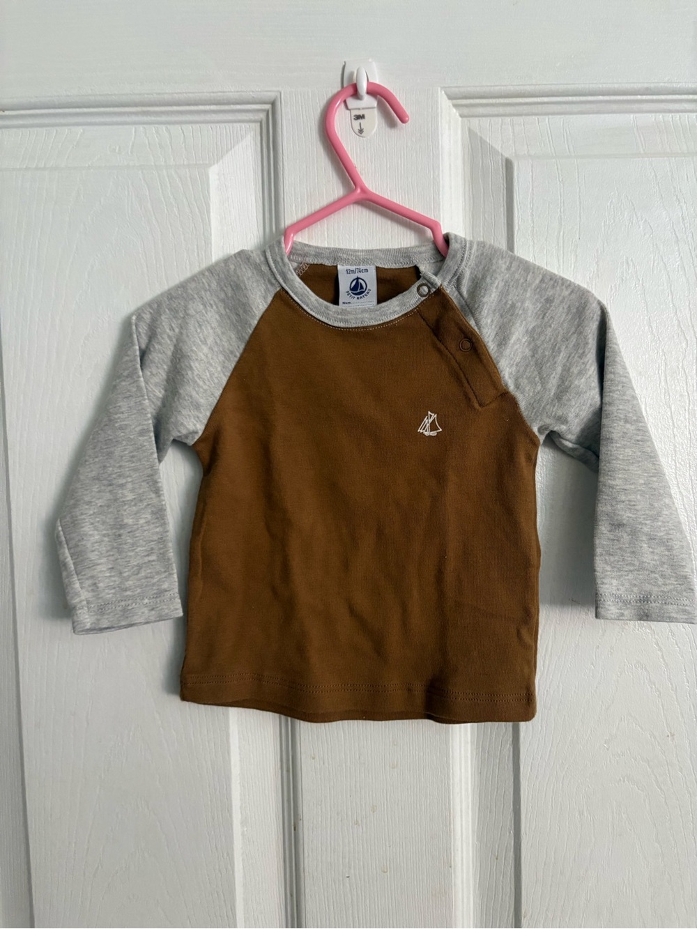 Petit Bateau Brown & Light Gray Raglan Long Sleeve Tee
